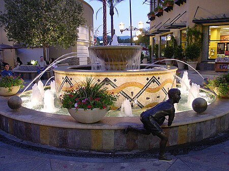 2000 0820 TowncenterFountain