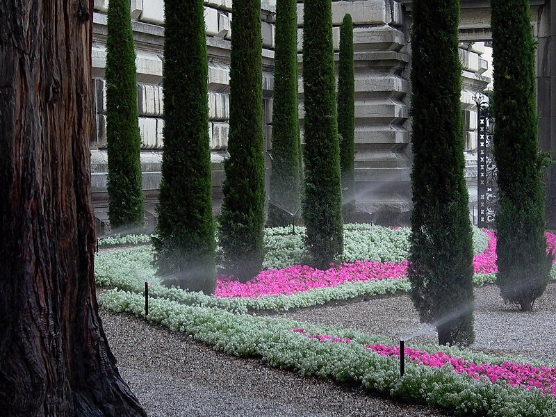 File:2004-06-28-Palais de Rumine-Lausanne-pergola-sud 07.jpg