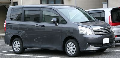 Noah. Тойота Ноах 2010. Toyota Noah 2007-2013. Toyota Noah 2 2007-2013. Toyota Noah (r70) 2010 Facelift.