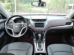 2015 Chevrolet Malibu (Chinese facelift) interior.jpg