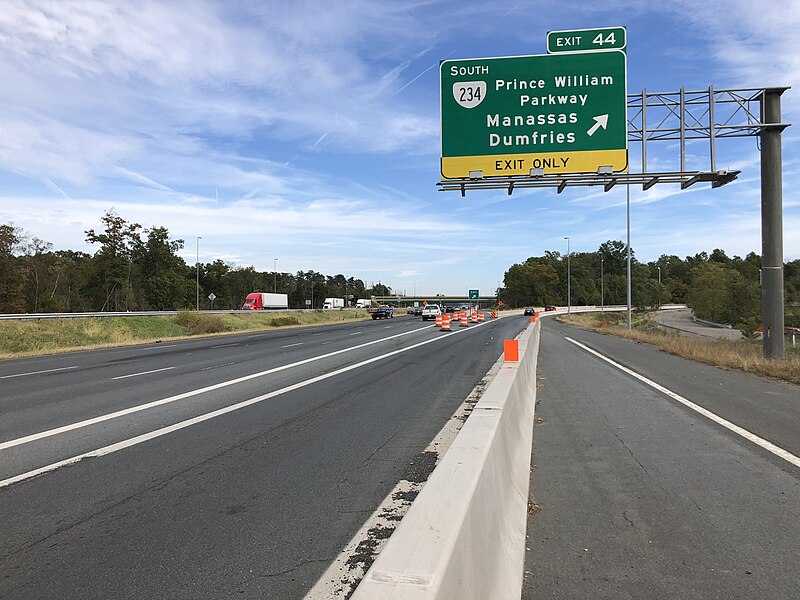 File:2018-10-19 14 06 15 View east along Interstate 66 at Exit 44 (Virginia State Route 234 SOUTH-Prince William Parkway, Manassas, Dumfries) in Wellington, Prince William County, Virginia.jpg