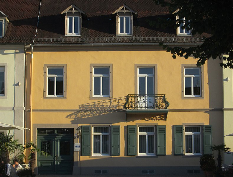 File:20180819Schlossplatz 8 Schwetzingen3.jpg