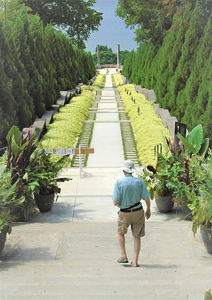 File:2020 Untermyer Gardens The Vista looking west to Hudson River.jpg