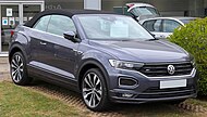 2020 Volkswagen T-Roc R-Line TSi EVO S-A Convertible 1.5 Front.jpg