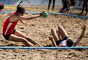 Deutsch: Beachhandball Weltmeisterschaften 2022; Tag 2: 22. Juli 2022 – Frauen, Vorrunde, Deutschland-Norwegen 0:2 (19:14, 27:20) English: 2022 Beach handball World Championships; Day 2: 22 July – Women Preliminary Round – Germany-Norway 0:2 (19:14, 27:20)