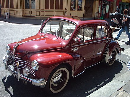 Французская машина 4. Renault 4cv. Renault 4cv 1946. Renault 1948 4-CV. Рено 4cv 1947.