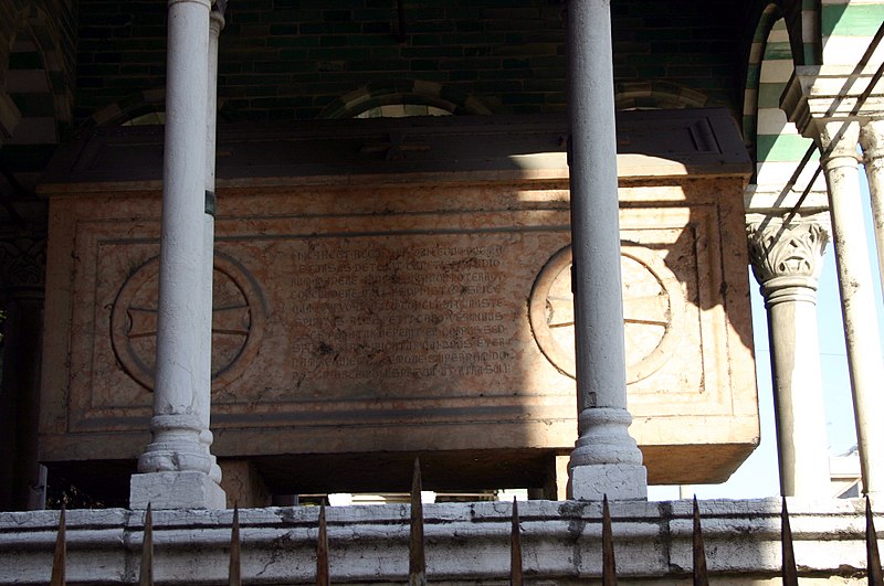 File:6155 - Bologna - San Francesco - Sarcofago dell'Arca degli Accursii - Foto Giovanni Dall'Orto, 9-Feb-2008.jpg
