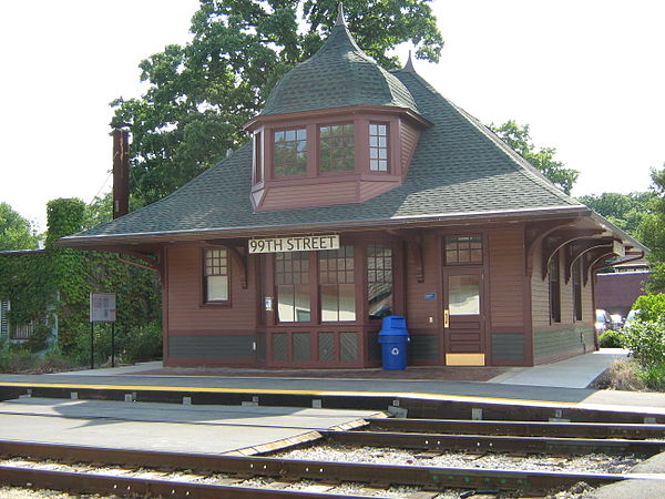 The 99th Street–Beverly Hills Metra Station, June 2009