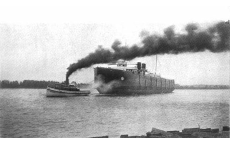 File:A tugboat and Lake Freighter, from Curwood's 1909 The Great Lakes -ba.png