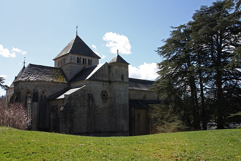 File:Abbaye de Loc Dieu - 04.jpg