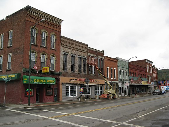 Main street. Мейн стрит. Деревня Нью Йорк. Болтон Вилладж Нью Йорк криминальный район. Город Аддисон.