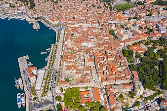 Vy över Gamla stan och det forna romerska Diocletianus-palatset som utgör en del av Splits historiska stadskärna.