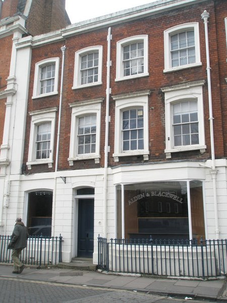 File:Alden and Blackwell in Eton High Street - geograph.org.uk - 1174666.jpg