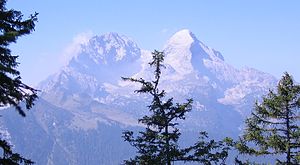 Hochblassen (left) and Alpspitze (right), seen from the Schachen ascent