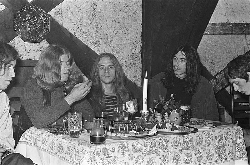 File:Amerikaanse beatgroep Blue Cheer gaf persconferentie in Amstelveen aan de maal…, Bestanddeelnr 921-7939.jpg