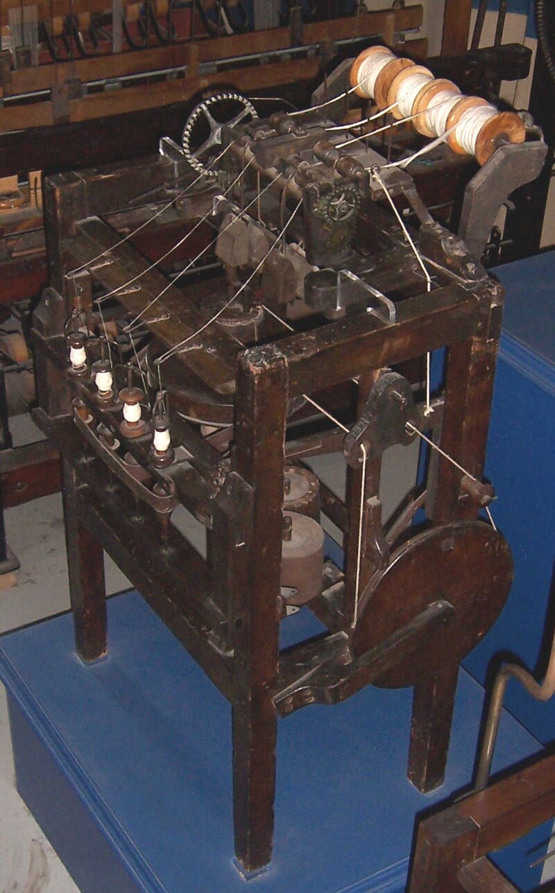 https://upload.wikimedia.org/wikipedia/commons/thumb/a/a0/Arkwright-water-frame.jpg/800px-Arkwright-water-frame.jpg