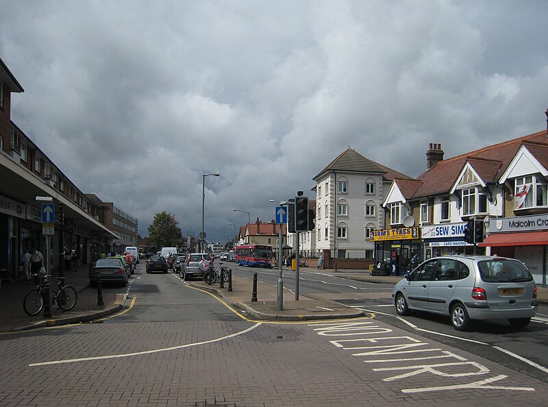 File:AshfordChurchRoad.jpg