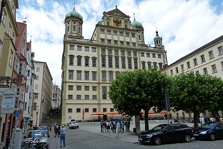 Augsburg Elias Holl Platz mit Rathaus