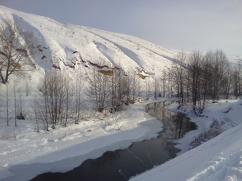 File:Aza river in winter.jpg