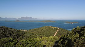 De baai van Sainte-Marie gezien vanaf de Ouen Toro, richting het zuidoosten.