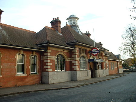 Barkingside full stn building