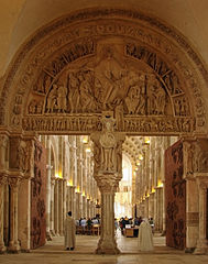 Tympan central du narthex (1140-1150), Basilique Sainte-Marie-Madeleine de Vézelay, Bourgogne