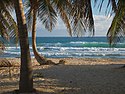 Beach on the Caribbean side of Isla Mujeres (4257546308).jpg