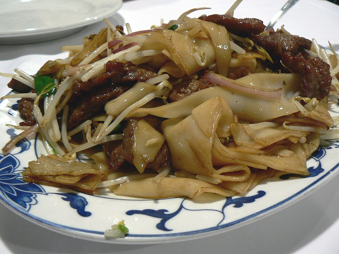 Beef chow fun