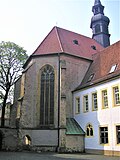 St. Jodokus mit anstoßendem Klostergebäude +