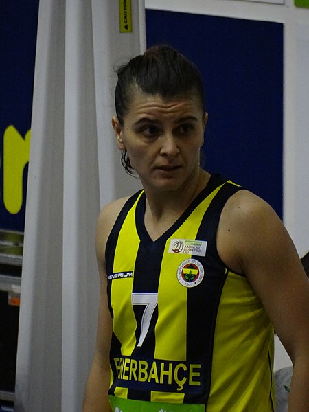 File:Birsel Vardarlı Fenerbahçe Women's Basketball vs Mersin Büyükşehir Belediyesi (women's basketball) TWBL 20180121 (2).jpg