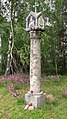 Čeština: Boží muka kamenná sloupková na kopci nad zaniklou vsí Mýtiny, Nové Hrady, okres České Budějovice. English: Stone column shrine on a hill above the abandoned village of Mýtiny, Nové Hrady, České Budějovice District, South Bohemian Region, Czechia.