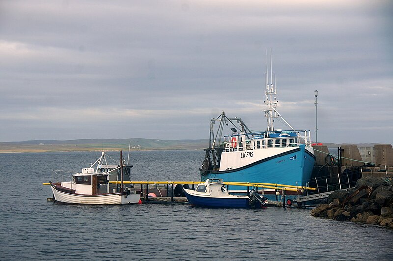 File:Boats at Toft pier - geograph.org.uk - 5095960.jpg