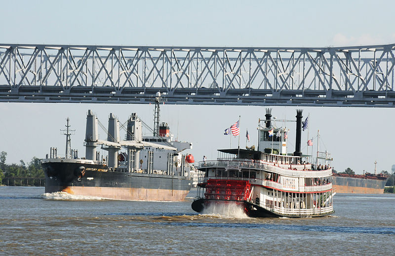 File:Boats on the Mississippi (2965404740).jpg