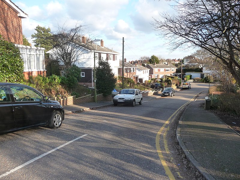 File:Bournemouth , Moordown - Meadow Court Close - geograph.org.uk - 1704417.jpg