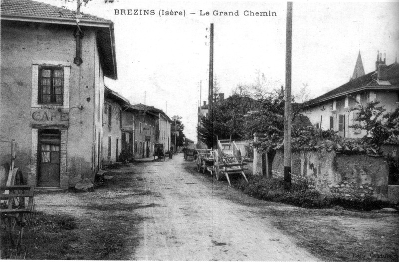 File:Brézins, le grand chemin, 1912, p 34 l'Isère les 533 communes - .tif