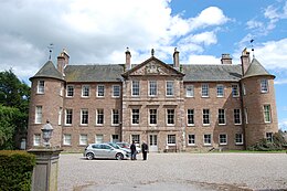 La façade du château de Brechin.JPG