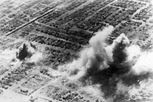 Bundesarchiv Bild 183-J17737, Russland, Kampf um Stalingrad, Luftangriff.jpg