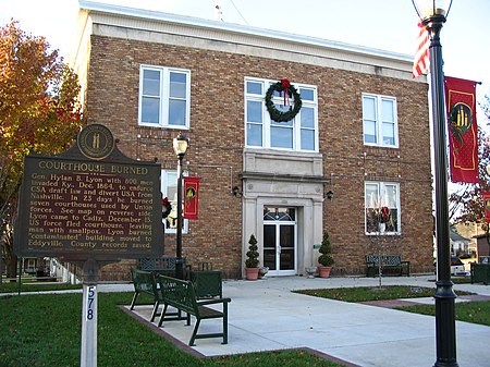 Cadiz courthouse with sign.jpg