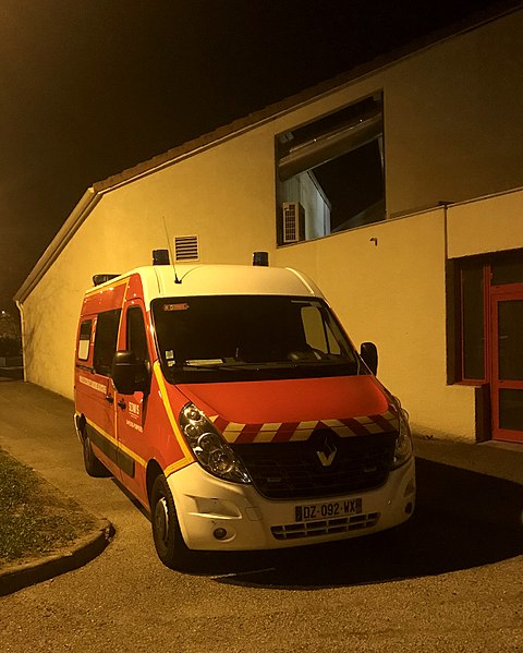 File:Camion de pompiers Loire-sur-Rhône (2018) - 3.JPG