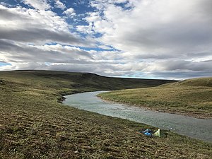 Accampati lungo il fiume Utukok.jpg