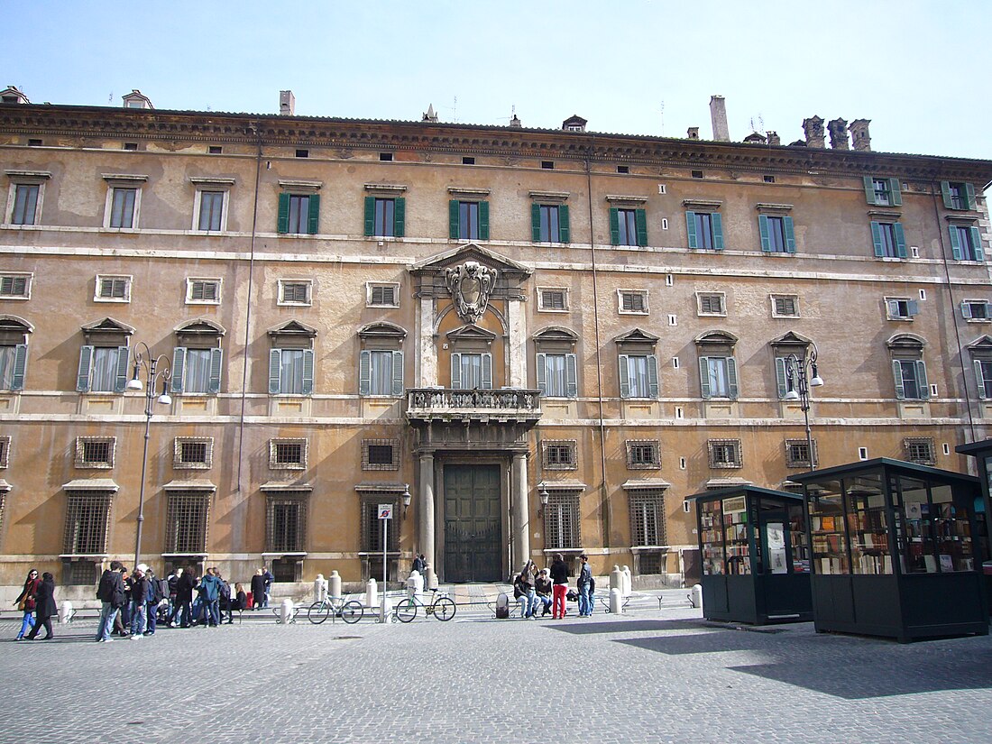 File:Campo Marzio - palazzo Borghese sulla piazza 1110995.JPG