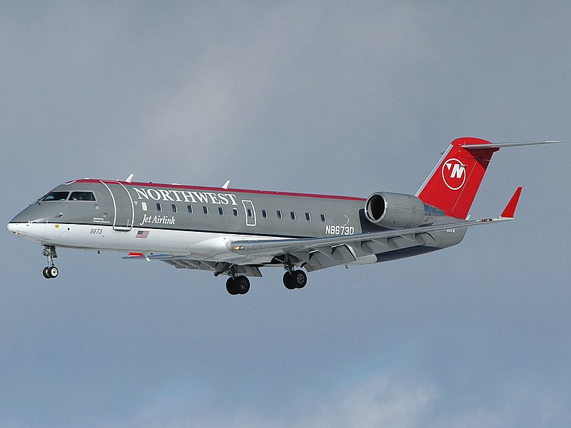 File:Canadair CL-600-2B19 Regional Jet CRJ-200LR, Northwest Jet Airlink (Pinnacle Airlines) AN1024664.jpg