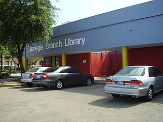 Carnegie Neighborhood Library and Ana Maria Lopez Houston Police Department Storefront CarnegieLibraryHoustonLopezStor.JPG