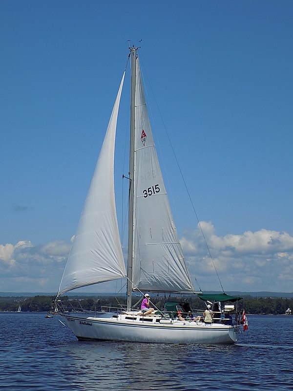 A Catalina 30 with the optional bowsprit fitted