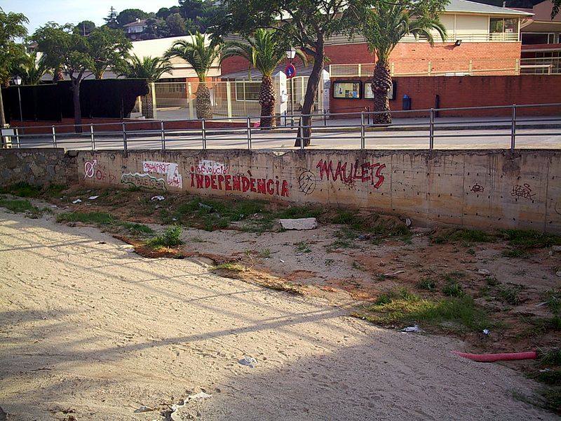 File:Catalonia-Maresme-Grafitti-Independencia.JPG