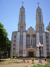 Catedral Sao Jose Campo Mourao Parana 01.jpg