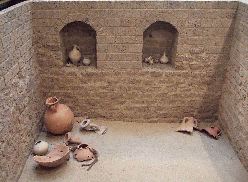 File:Cellar of a roman house.jpg