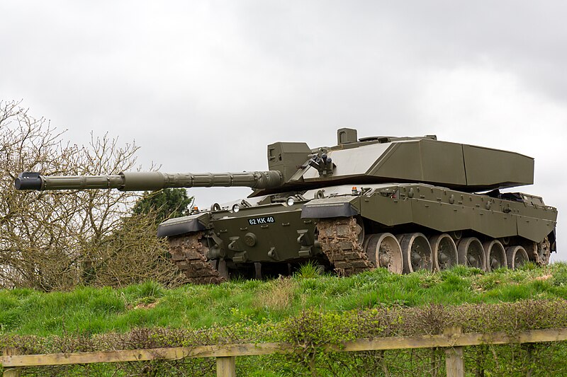 File:Challenger 2 (62 KK 40) front-left 2017 Bovington.jpg