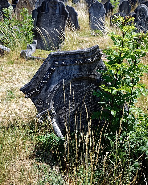 File:City of London Cemetery George Smith Elizabeth Matilda Smith grave 2.jpg