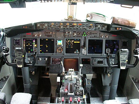 Tập_tin:Cockpit_of_Boeing_737-800,_ATA_Airlines_1.jpg